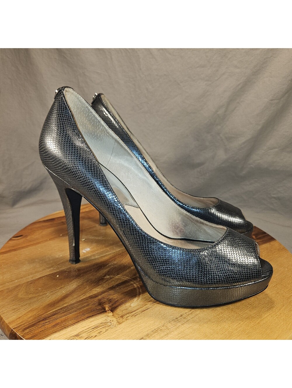 MICHAEL KORS Pewter Leather Classic Platform Peep Toe Heels Pumps Size 7.5 M